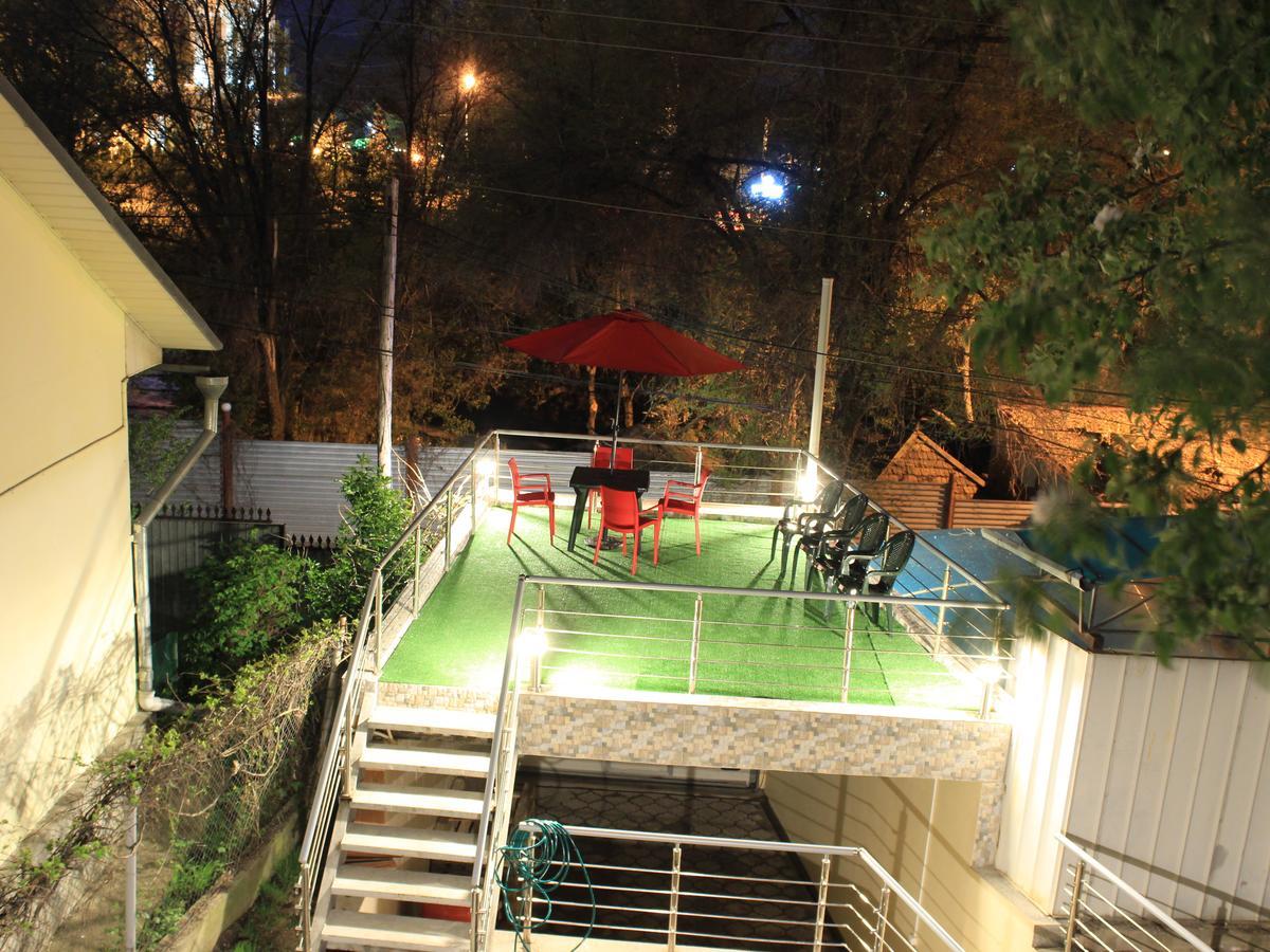 Mountain Road Hostel Almaty Exterior photo
