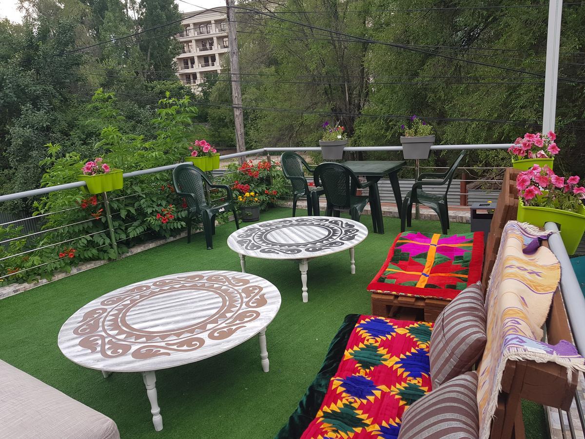 Mountain Road Hostel Almaty Exterior photo