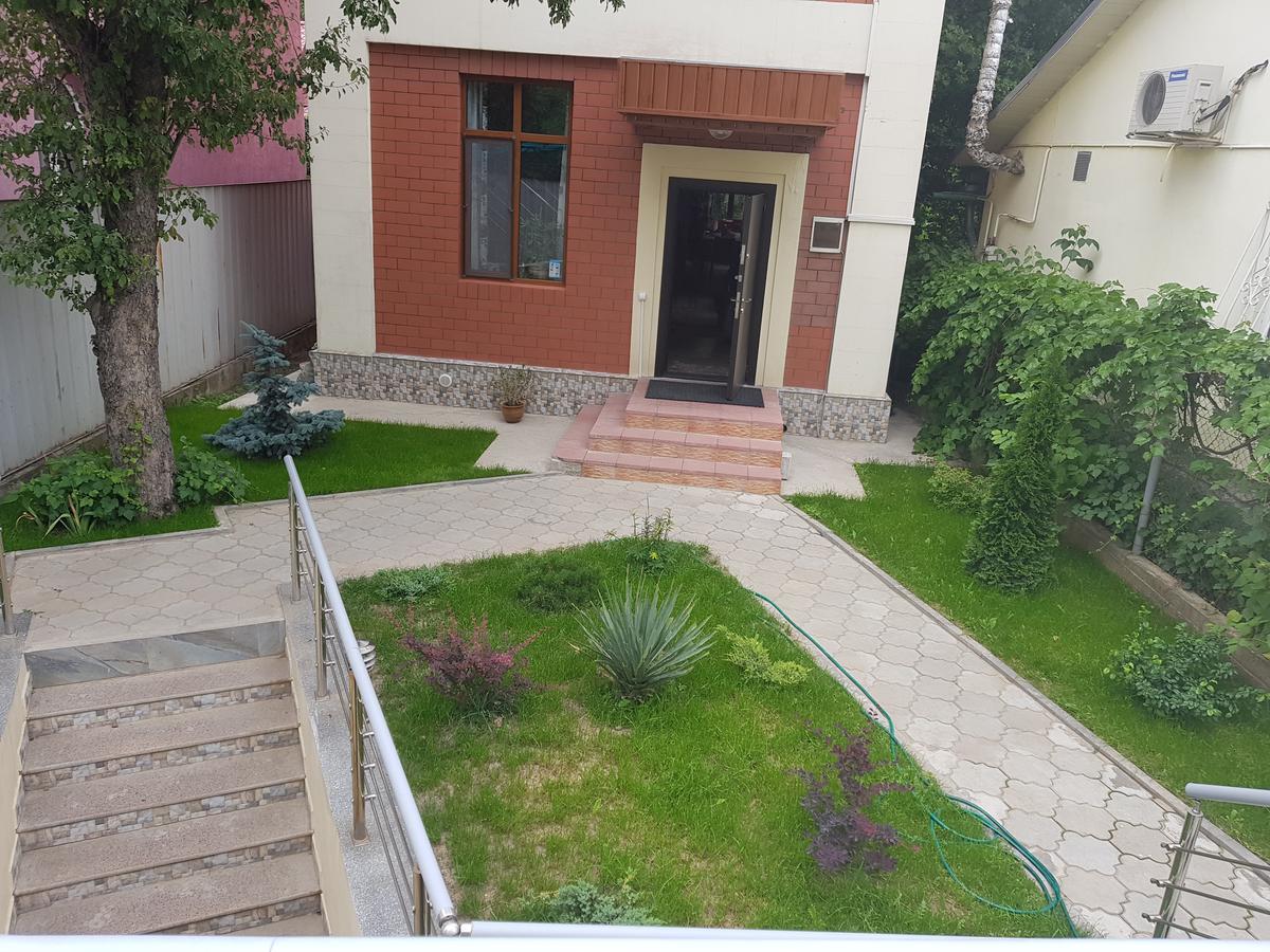 Mountain Road Hostel Almaty Exterior photo